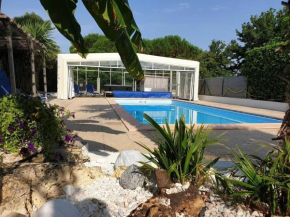 Maison de charme à Meursac avec piscine partagée